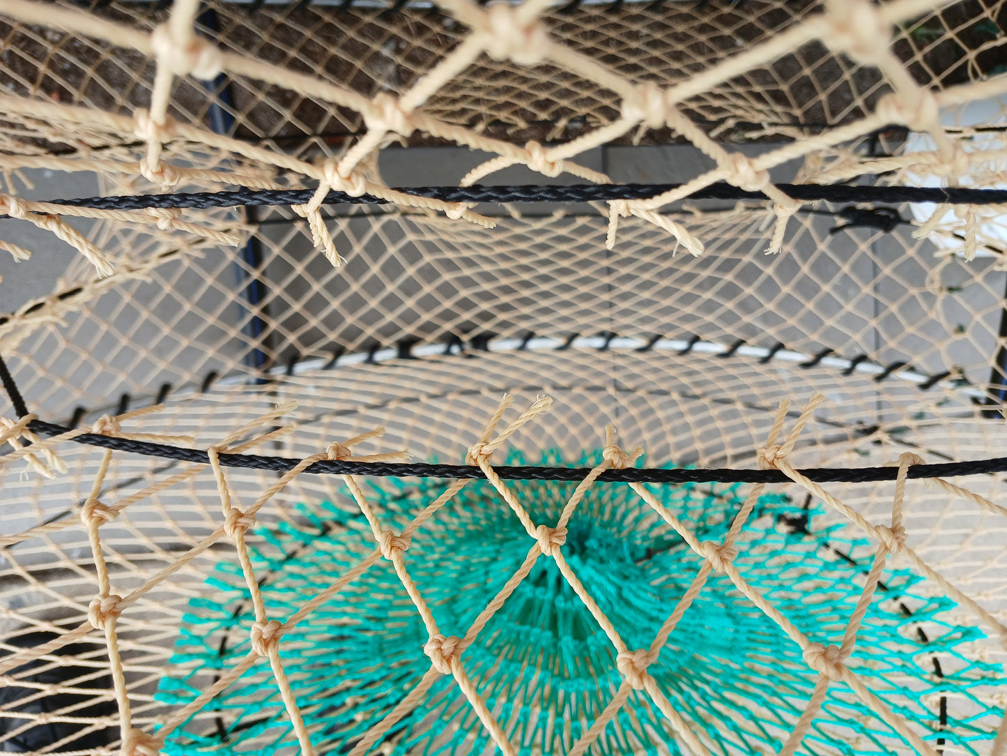 Pro Crab Pot's 4 X 900mm LIGHT BROWN 4 Entry Heavy Duty