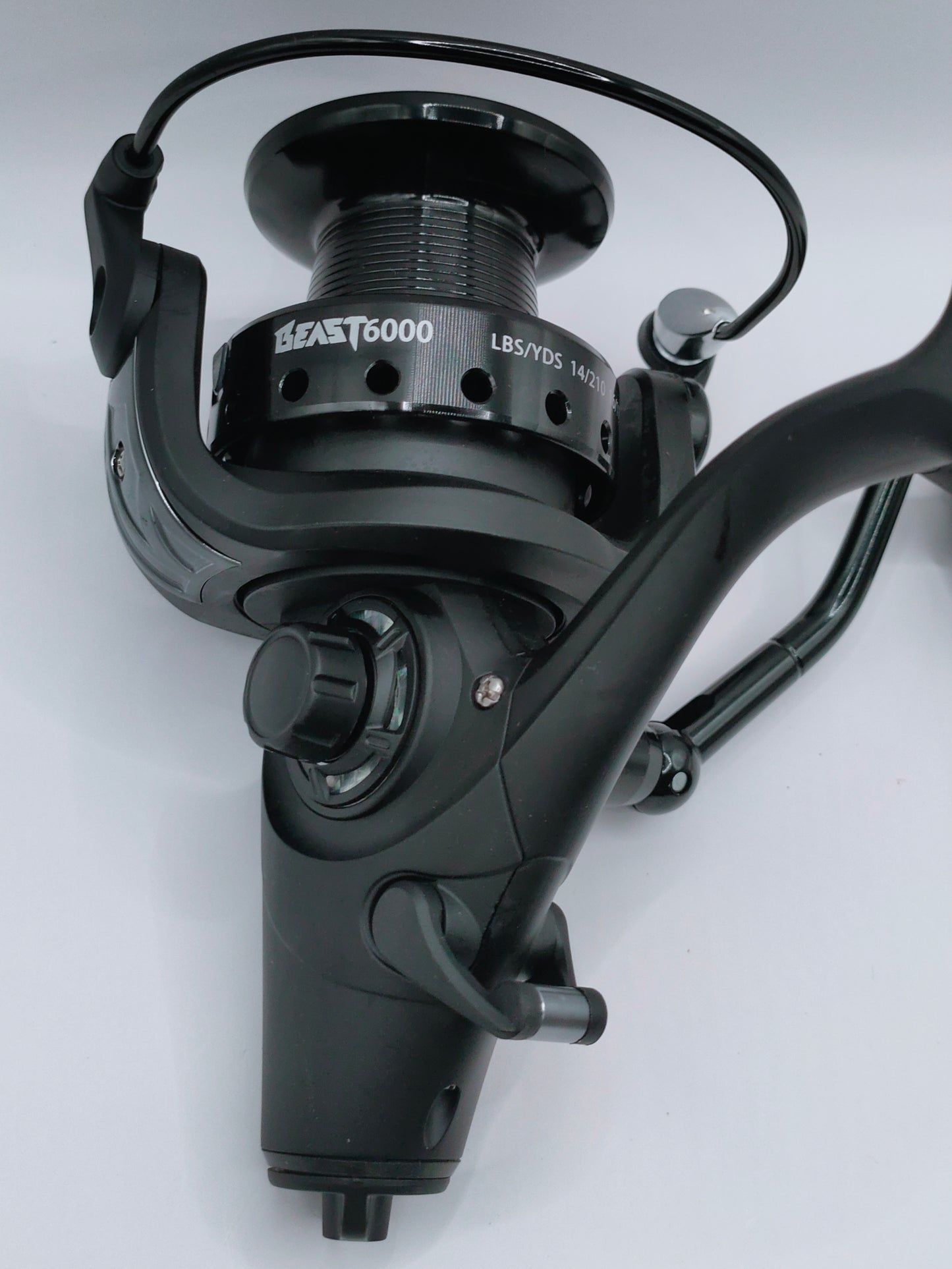 BAIT RUNNER STYLE FISHING REEL BEAST 6000